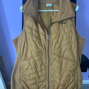 Women’s Columbia Camel Colored Quilted Vest
